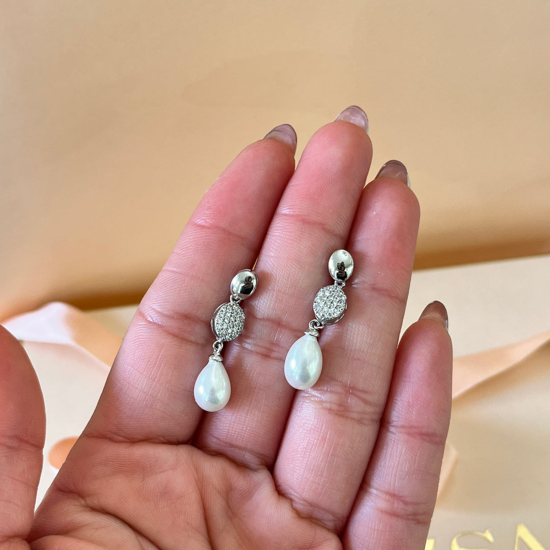 Zircone and teardrop white pearls sterling silver set