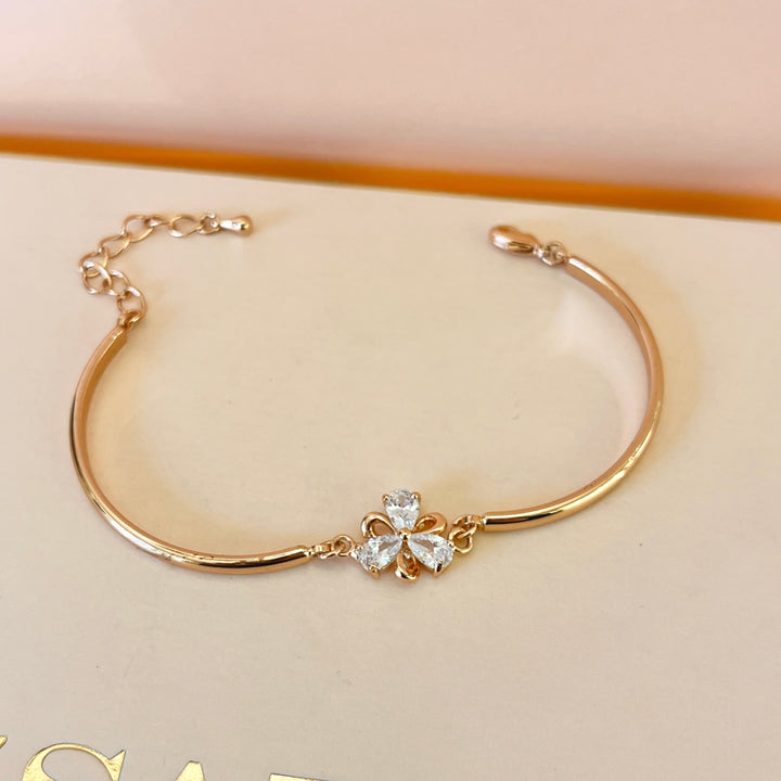 Teardrop zircone light rose gold plated bangle