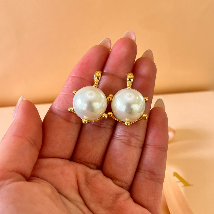 White Mallorca pearls gold plated earrings