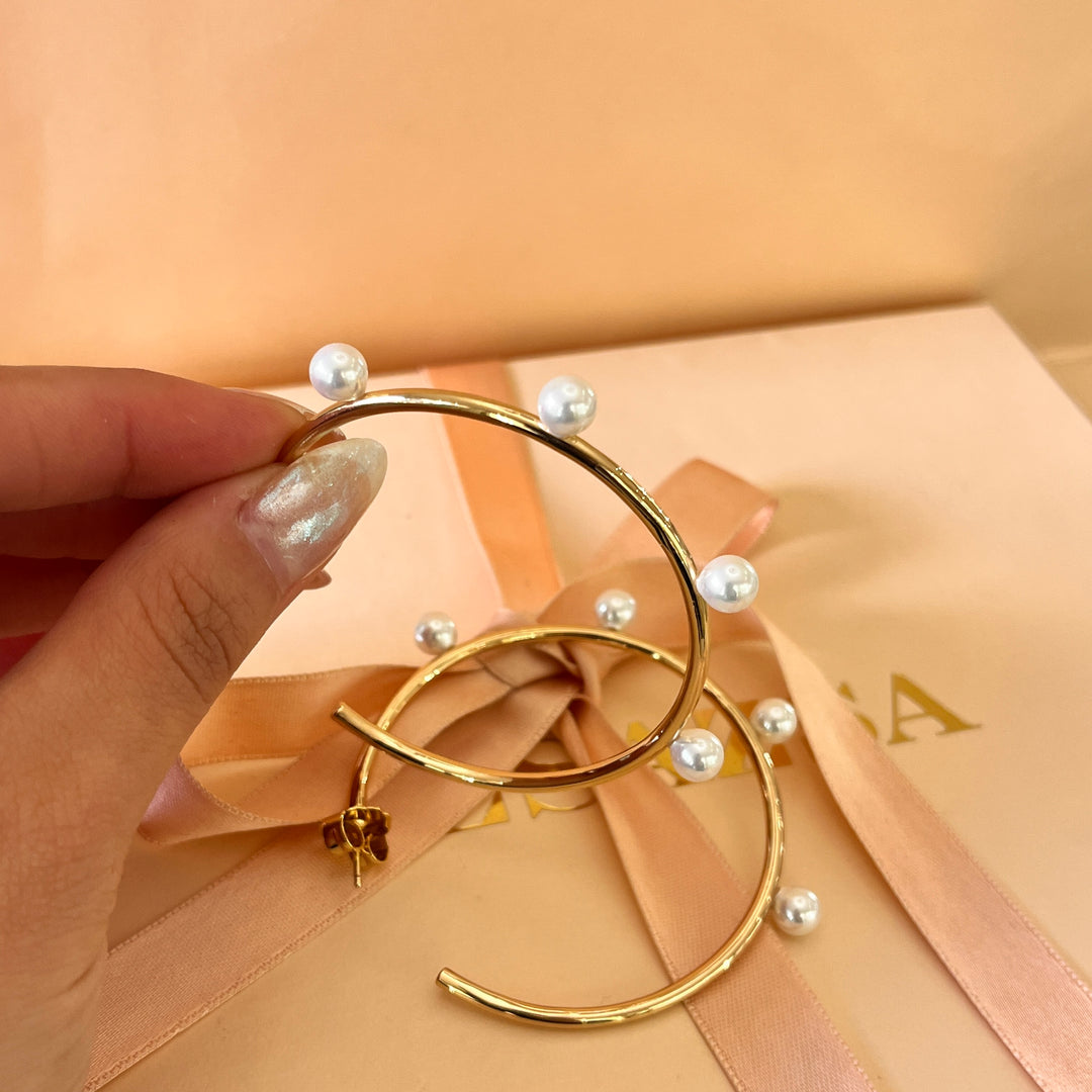 White Mallorca pearls gold plated hoops