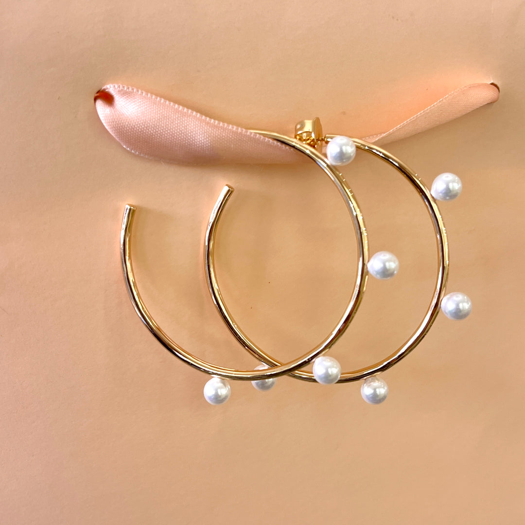White Mallorca pearls gold plated hoops