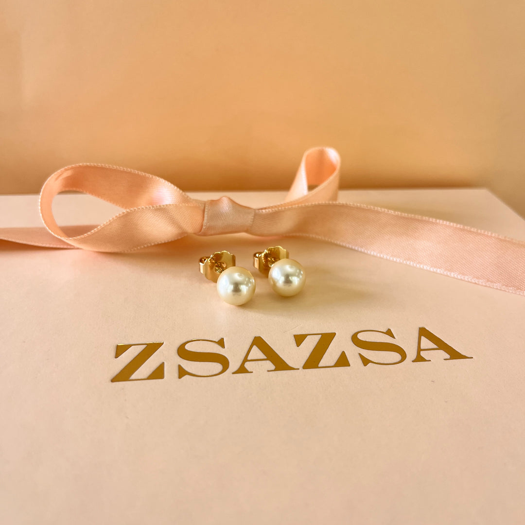 Cream Mallorca pearls gold plated studs