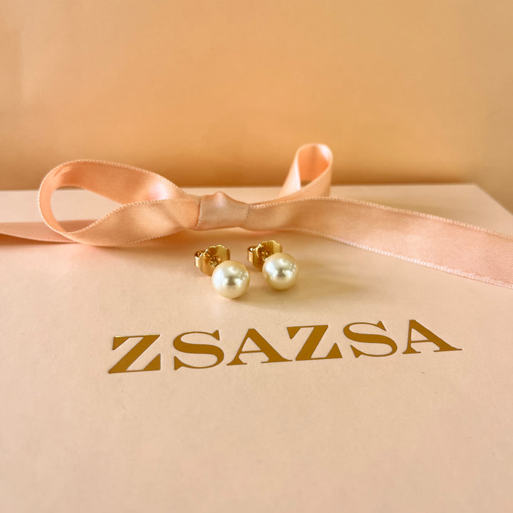 Cream Mallorca pearls gold plated studs