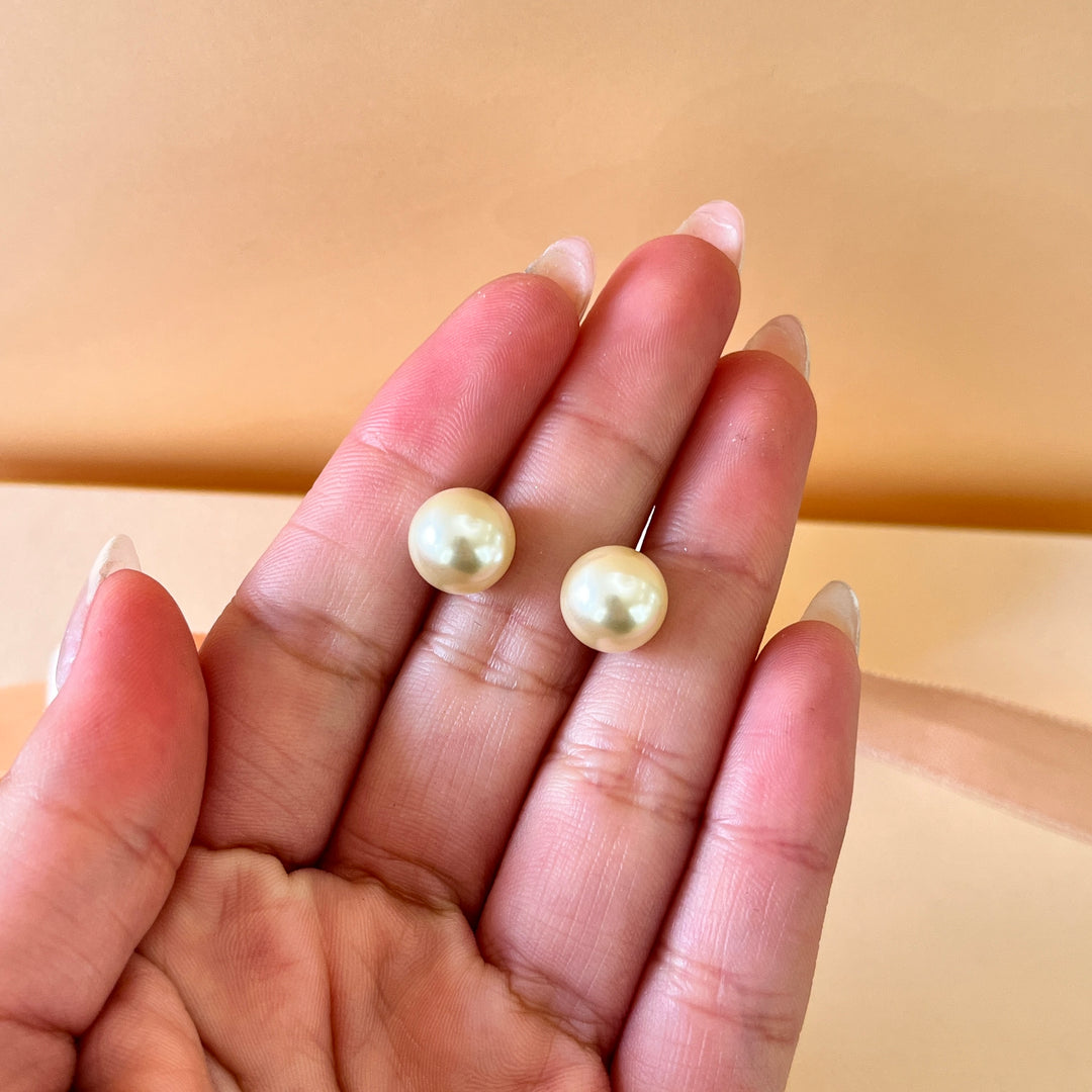 Cream Mallorca pearls gold plated studs