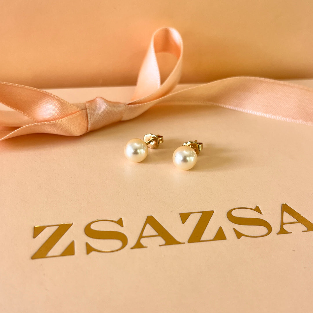 Cream Mallorca pearls studs