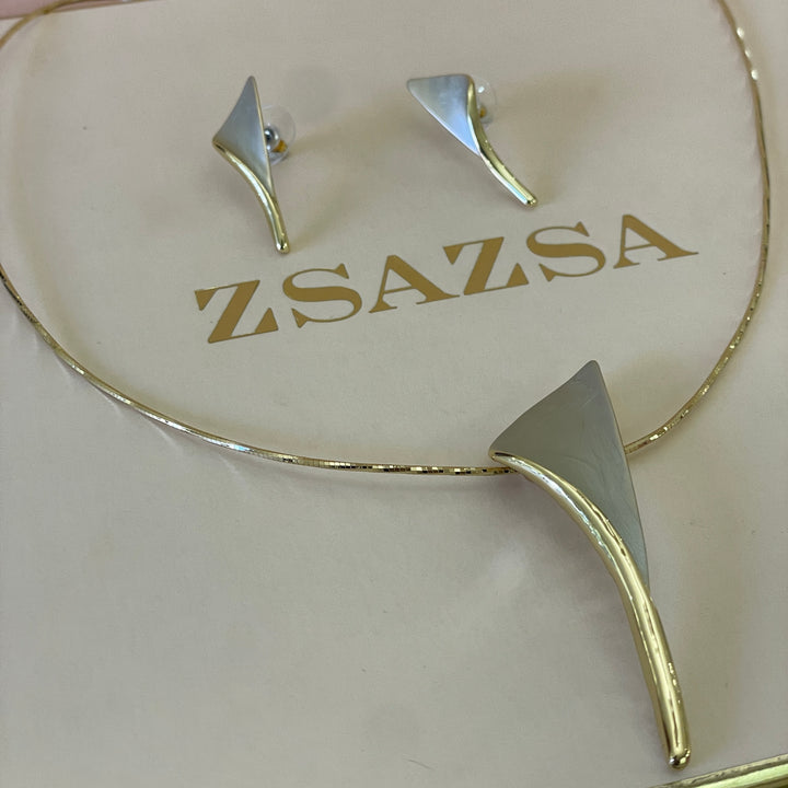 Enamel light grey curved gold plated set