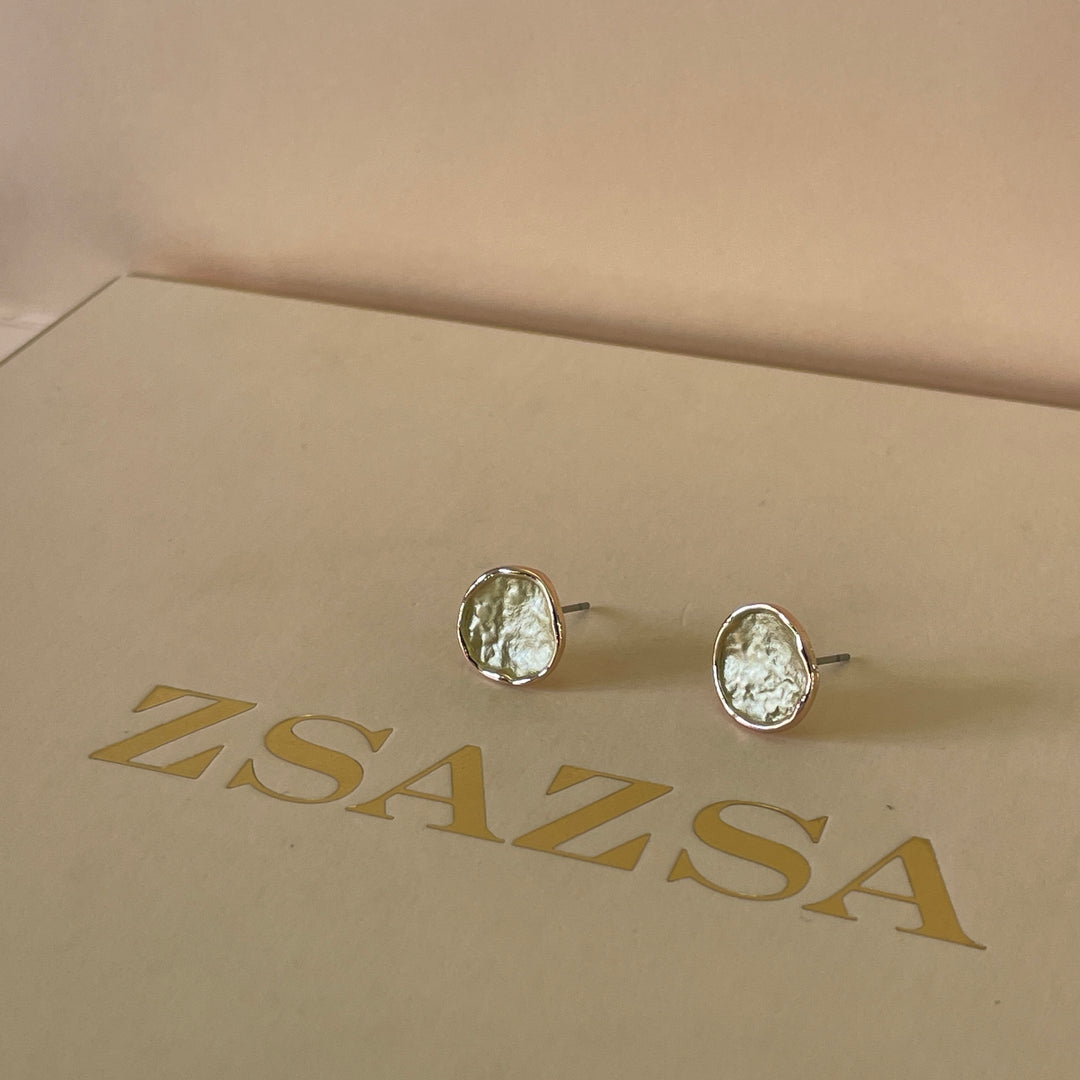 Enamel lime green studs earrings