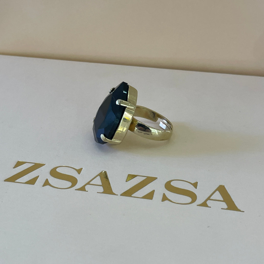 Preciosa crystal larger teardrop black with gold plated ring