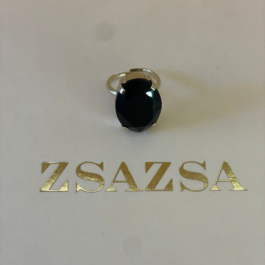Preciosa crystal larger oval black with gold plated ring
