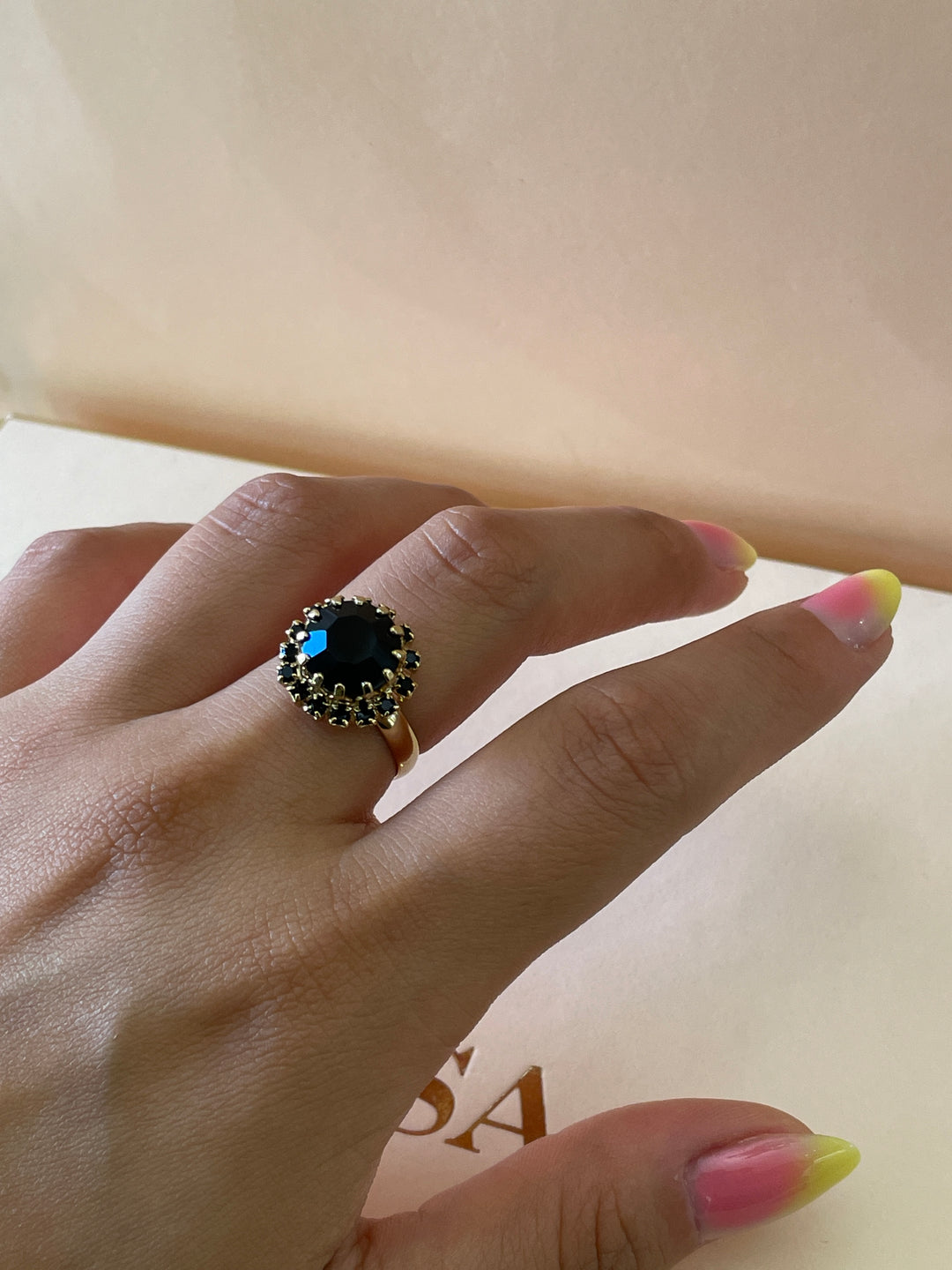 Preciosa crystal round with black crystals gold plated ring