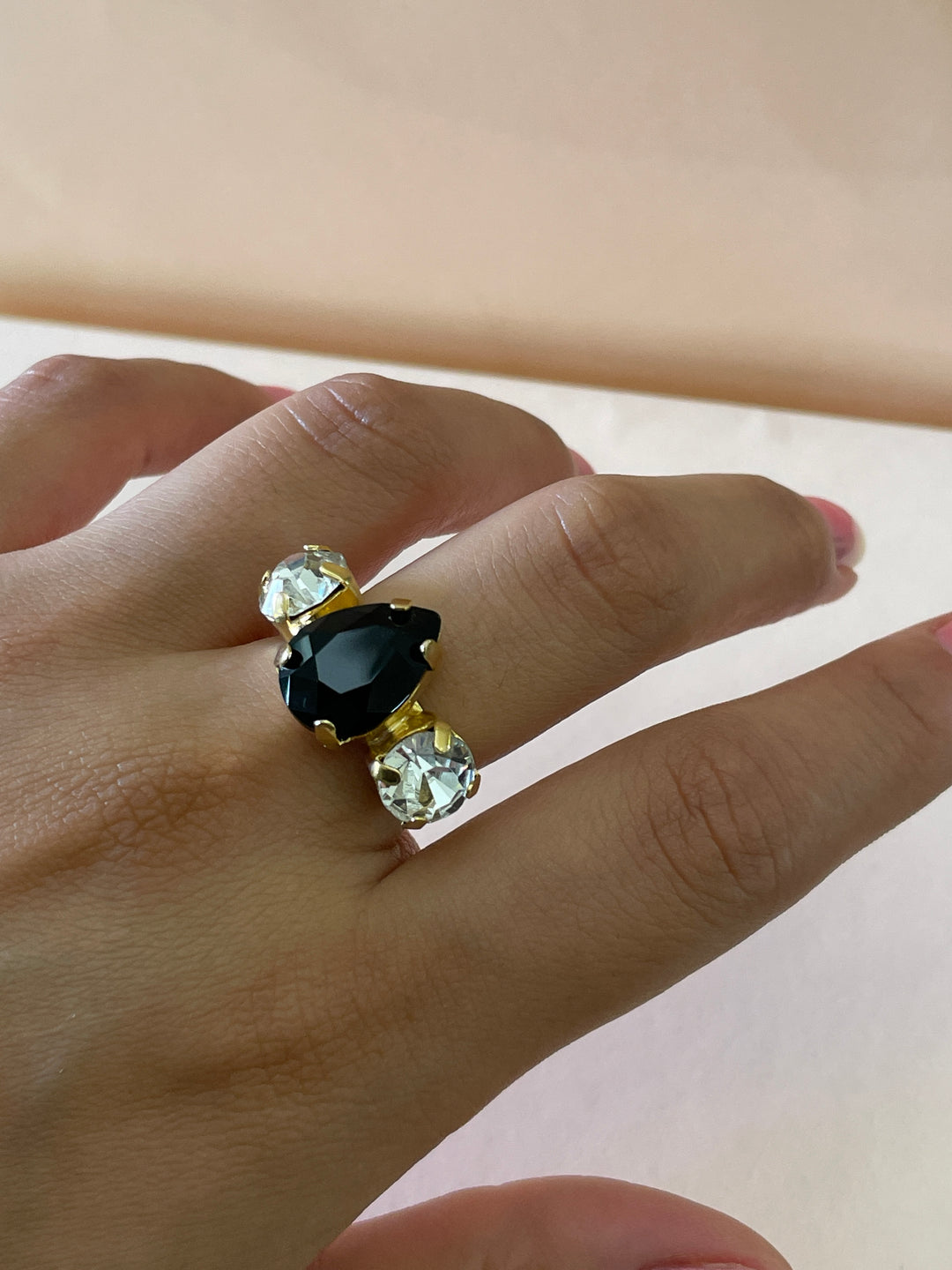 Preciosa crystal middle teardrop  black with gold plated ring