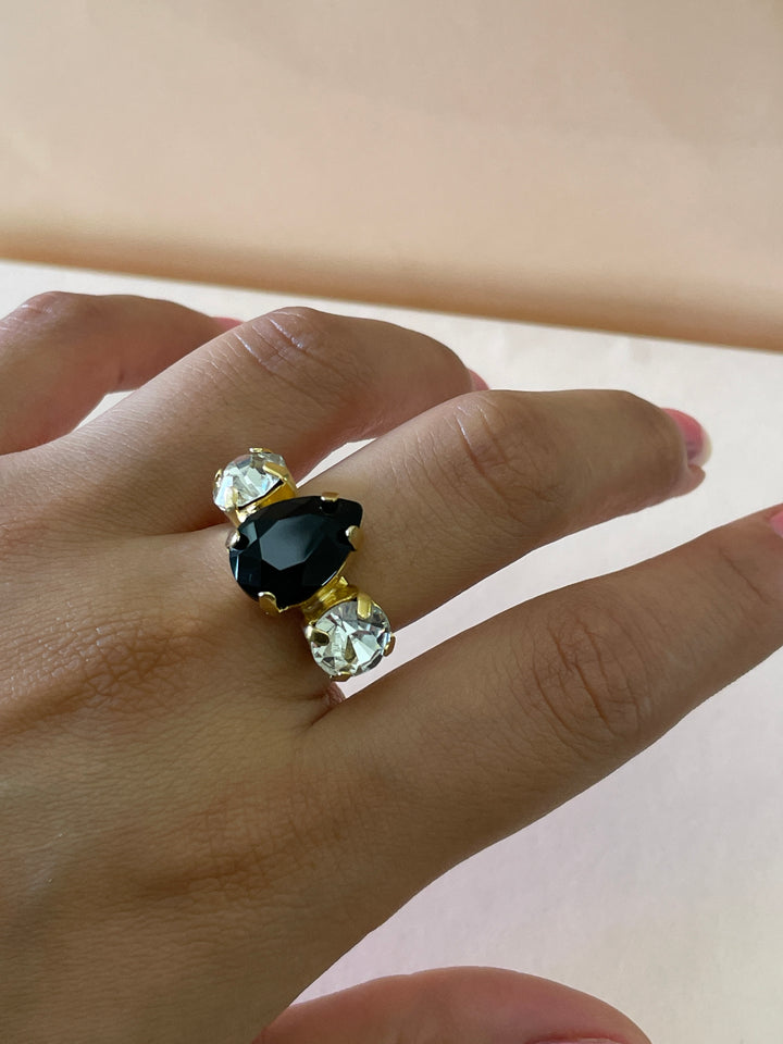 Preciosa crystal middle teardrop  black with gold plated ring