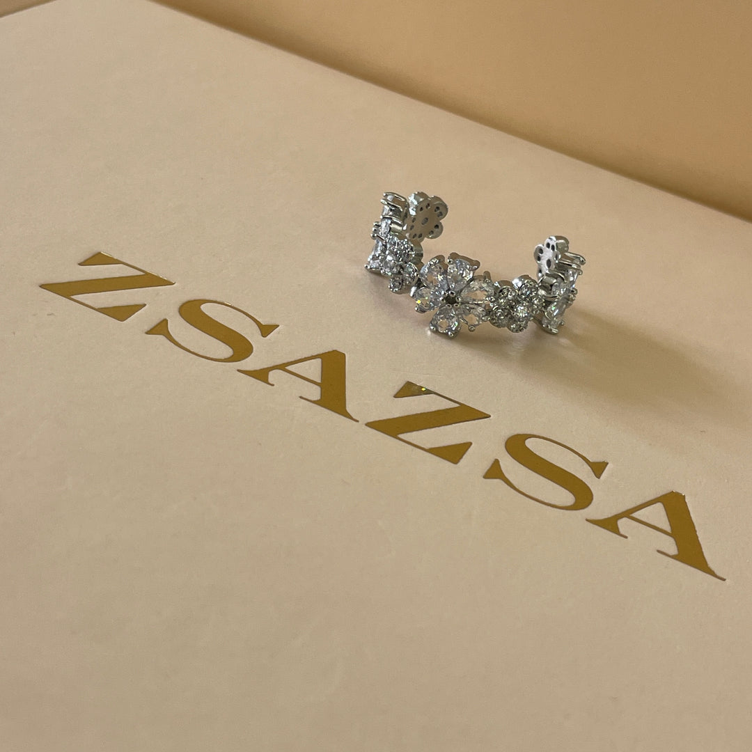 Zircone flower ring band in white gold plating