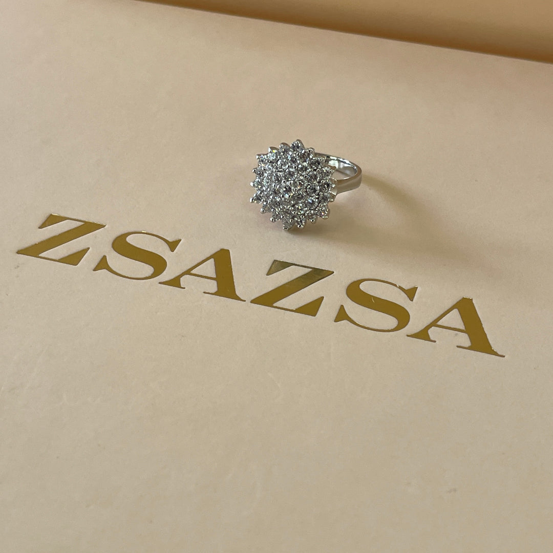 Zircone Statement flower ring in white gold plating