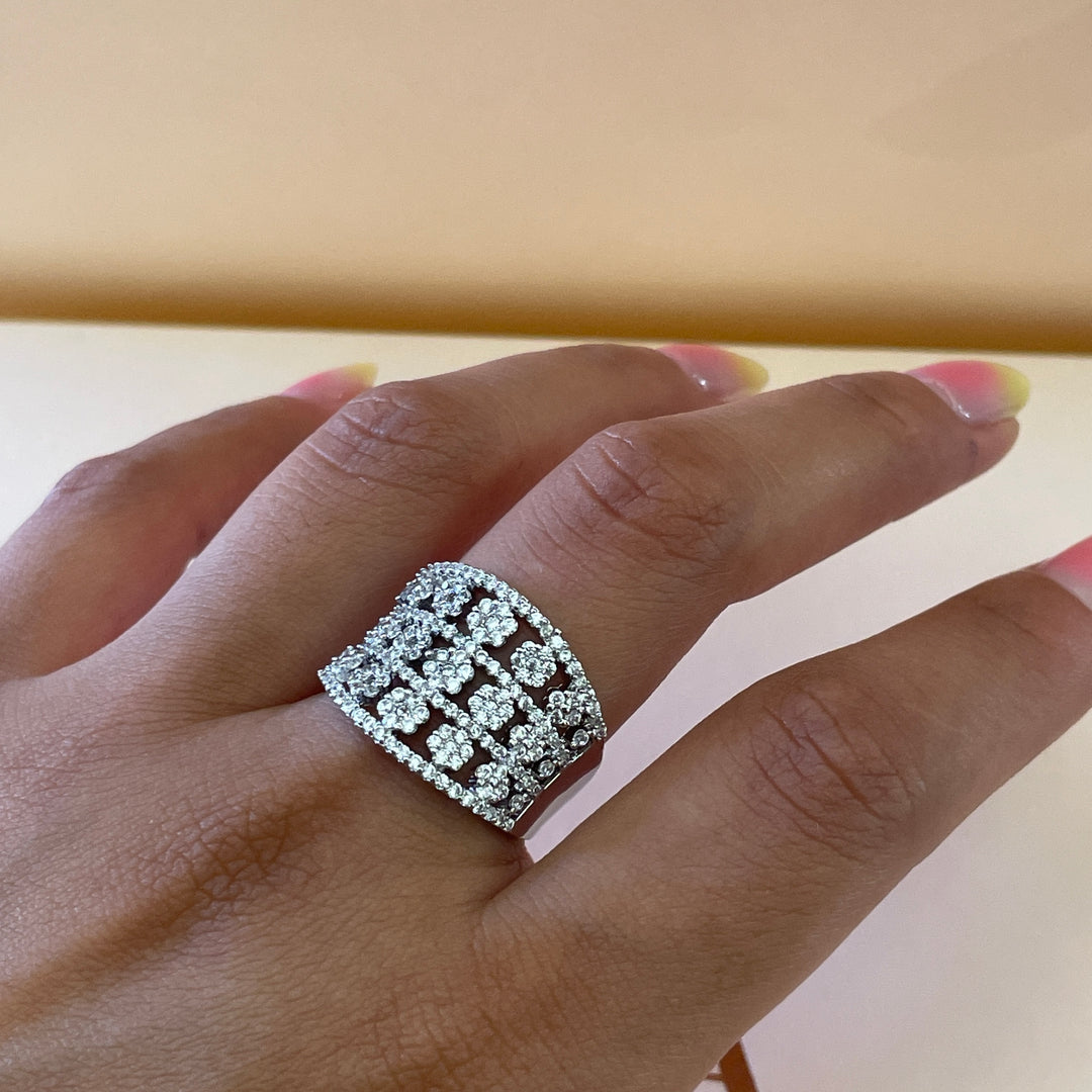 Zircone three row flower band ring in white gold plating