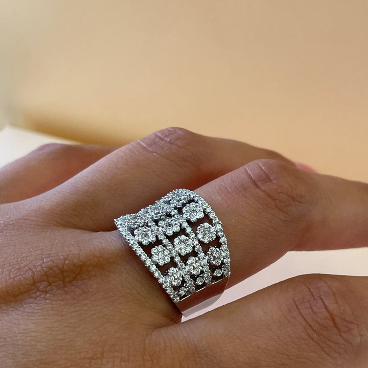Zircone three row flower band ring in white gold plating