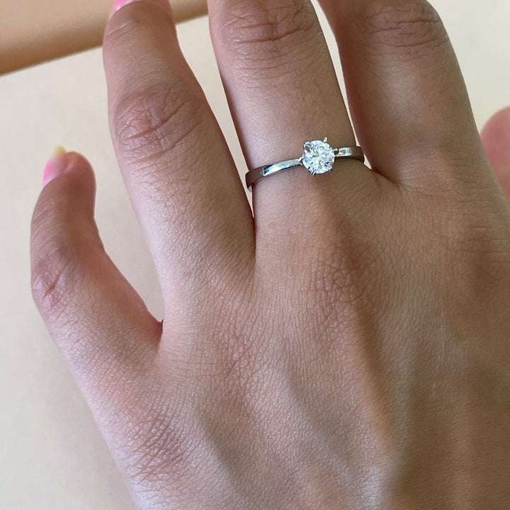 Zircone single solitaire  ring in white gold plating
