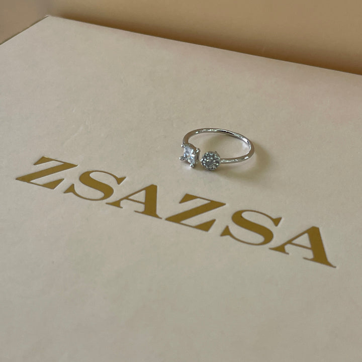 Zircone two stone flower and square ring in white gold plating