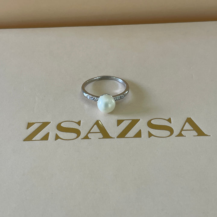 Silver pearl ring with dainty stones in white gold plating