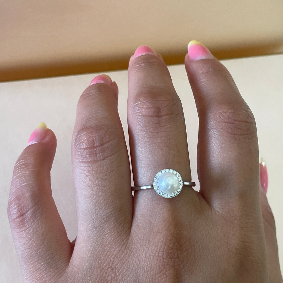 Silver Halo pearl ring in white gold plating