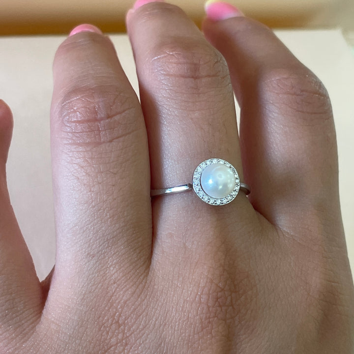 Silver Halo pearl ring in white gold plating