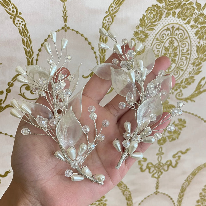 White pair headpiece