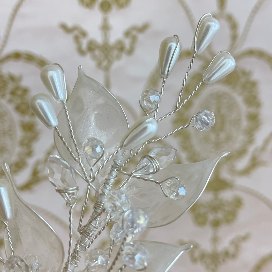 White pair headpiece