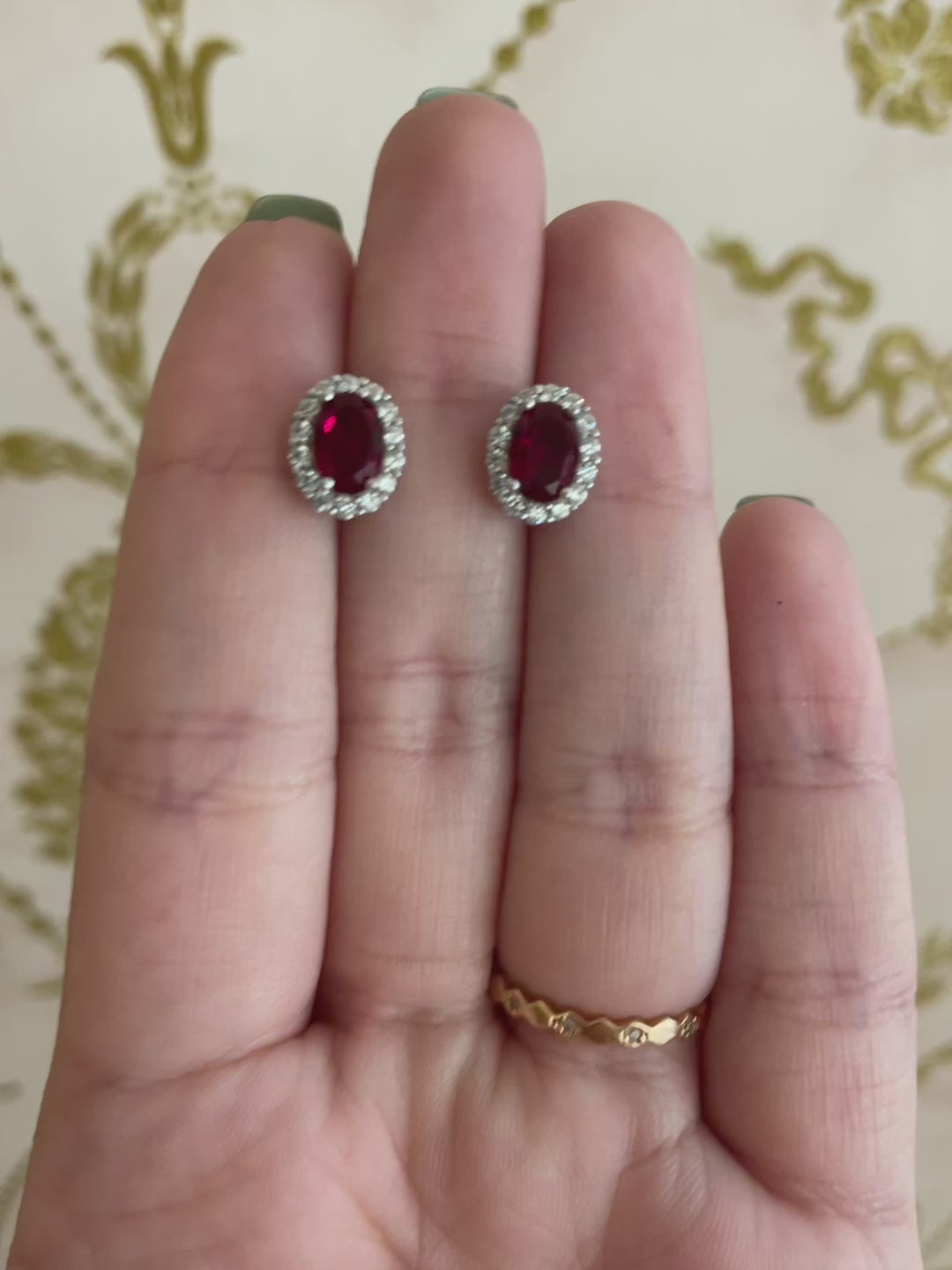 Red zircone studs