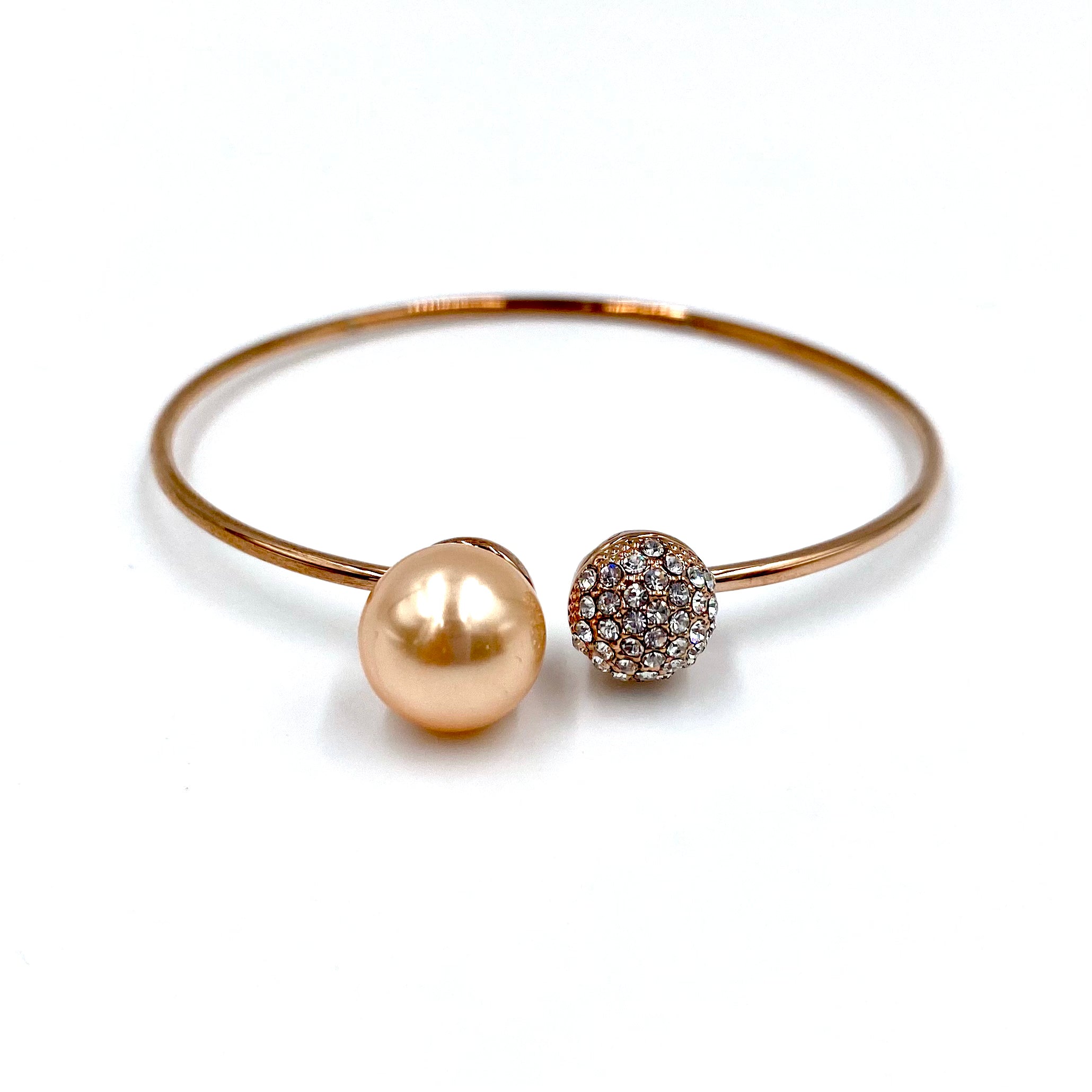 Elegant rose gold and peach pearl set
